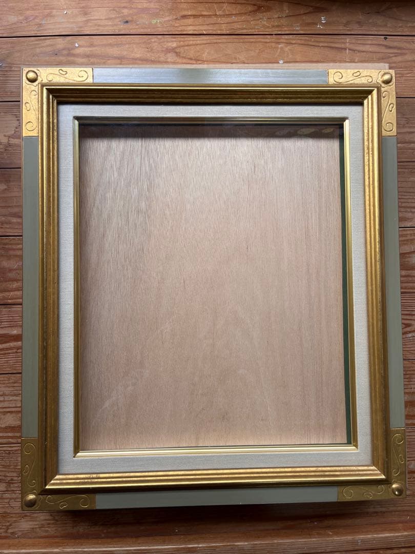 装飾的な油彩額縁 F8号サイズ　ゴールドとグレー