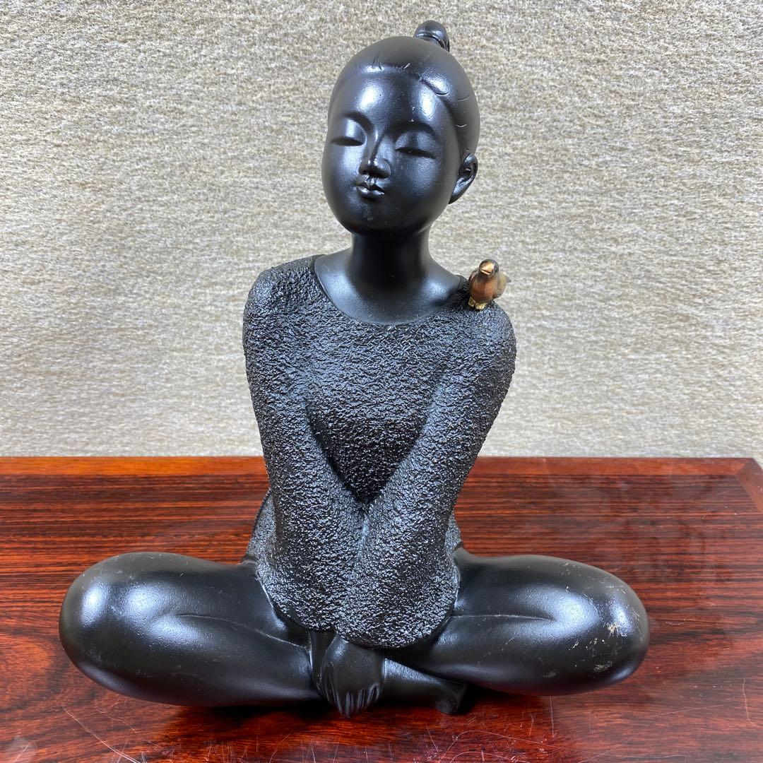 高岡銅器 彫刻家 板保次 (号 清峯）『おすまし』ブロンズ像