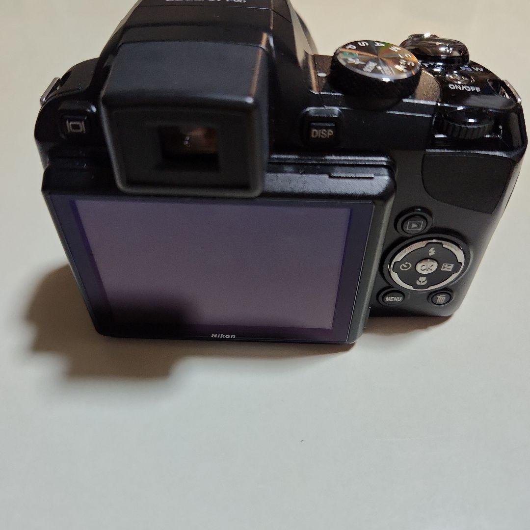 Nikon Coolpix P90 本体と付属品