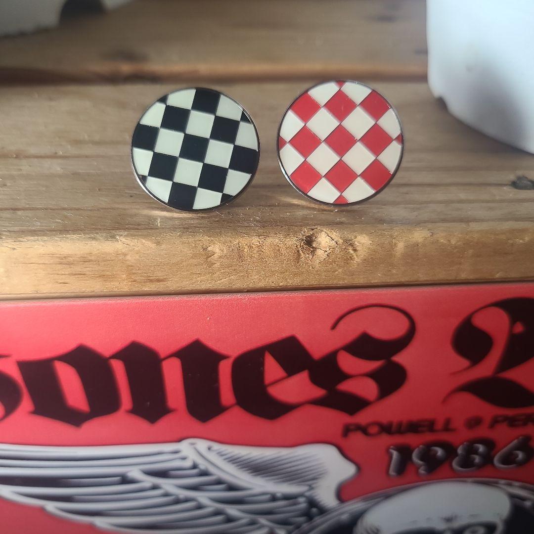 Supreme シュプリームチェッカーフラッグ ピンズ 初期 pin 完バッチ