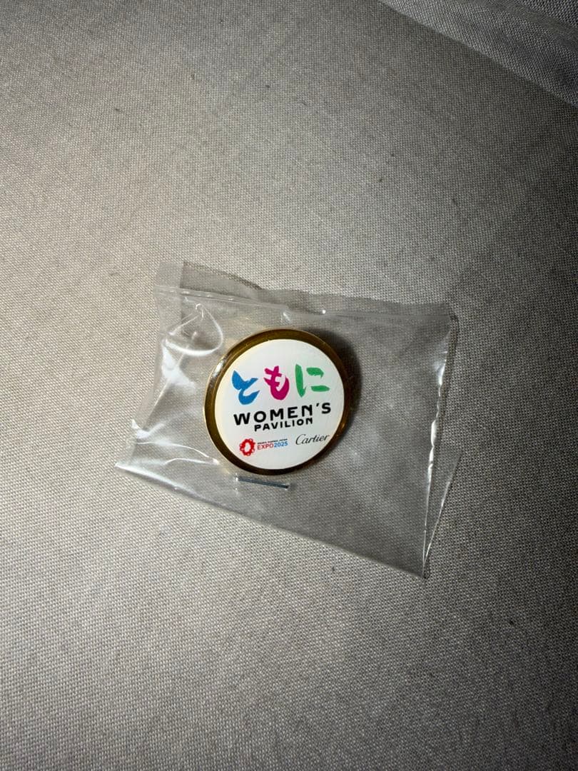 m*n様 【非売品】大阪関西万博 ウーマンズパビリオン カルティエ ピンバッジ