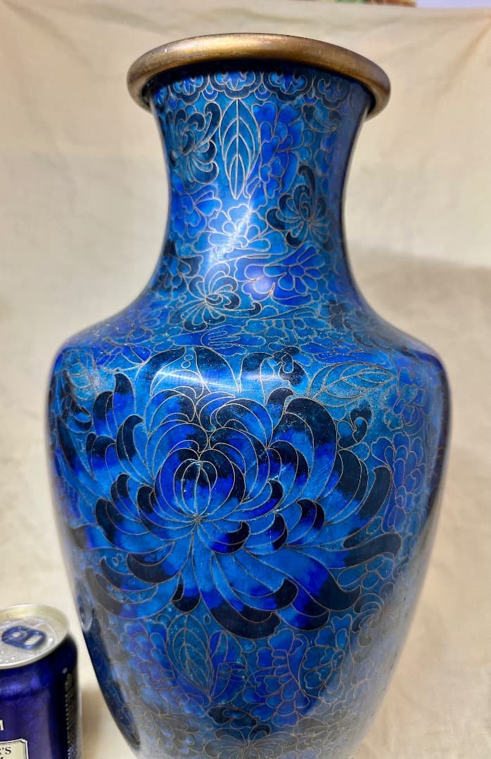 中国美術　七宝焼　 景泰藍大花瓶・細工菊花柄・台座付き