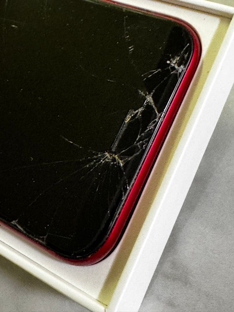 iPhone SE（第3世代）64GB画面割れあり