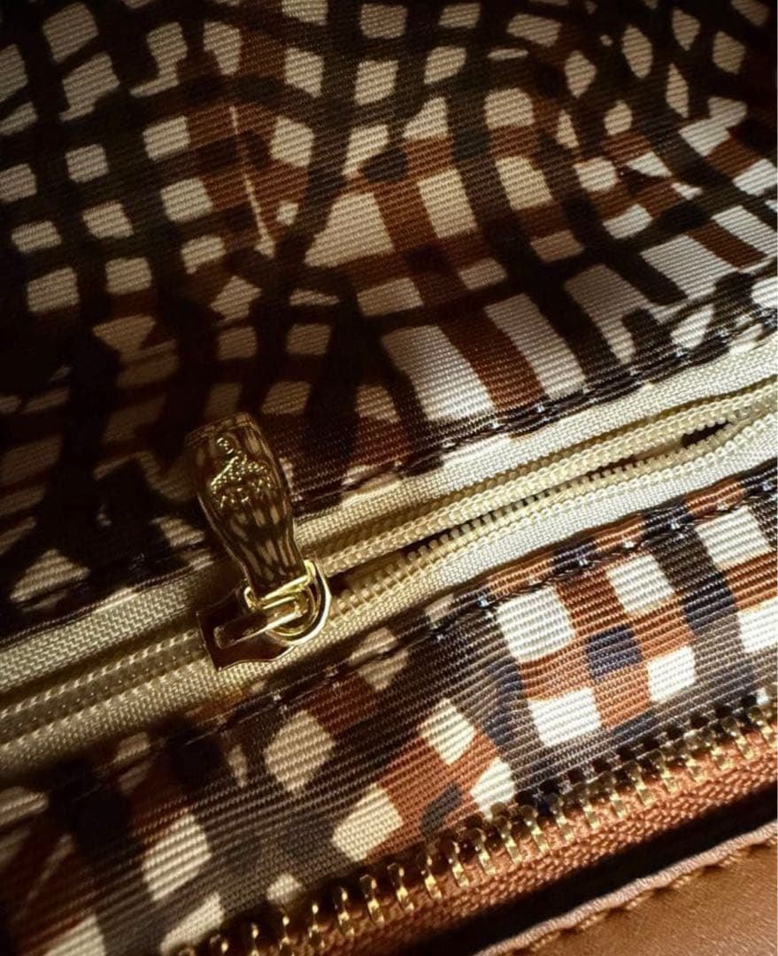 モノグラム　レザーハンドバッグ　キャラメルブラウン　ドッグチャーム付き　希少レア