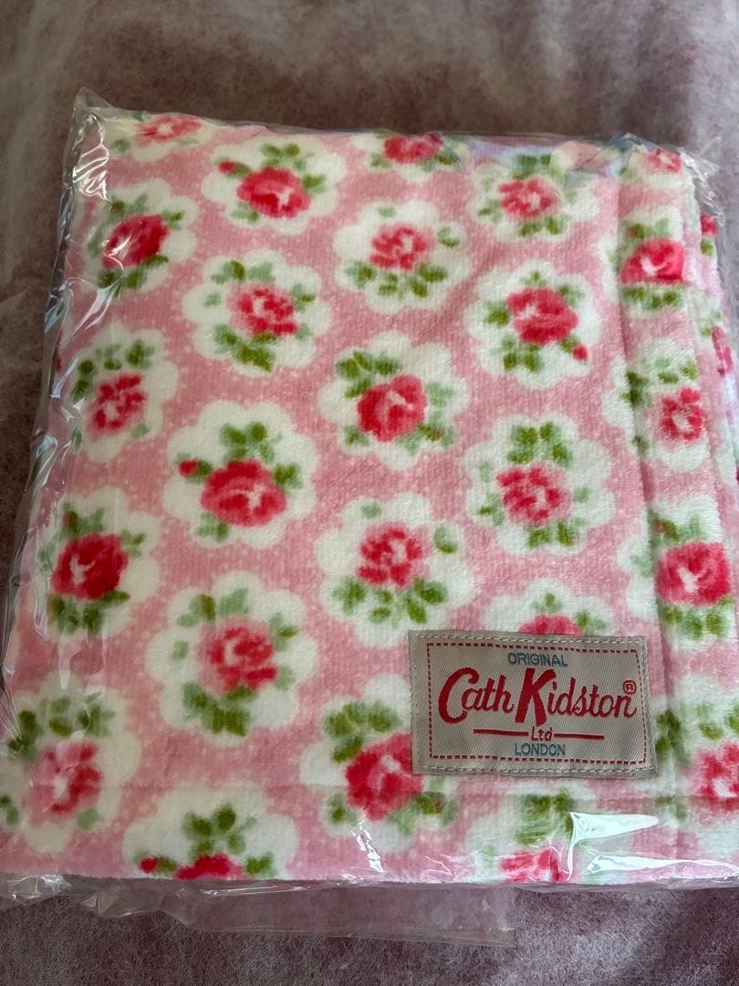 キャスキッドソン　バスタオル新品未使用