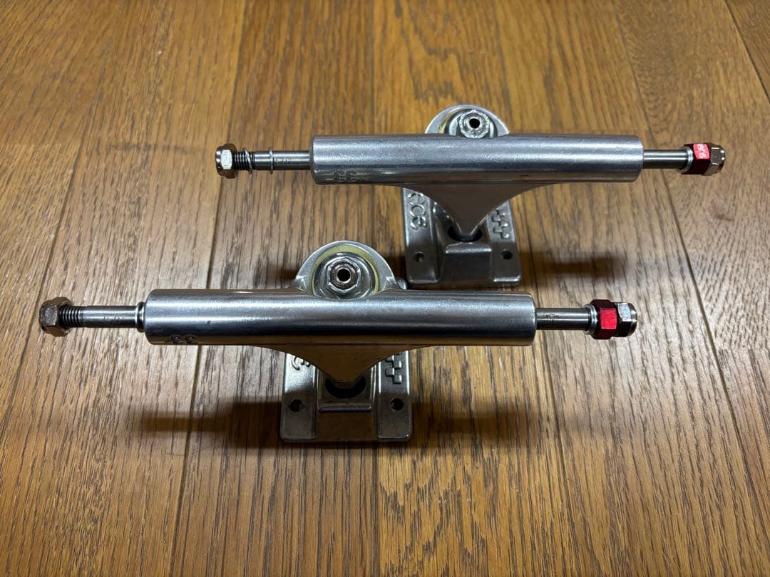 スケートボード ACE TRUCKS AF1 hollow 33