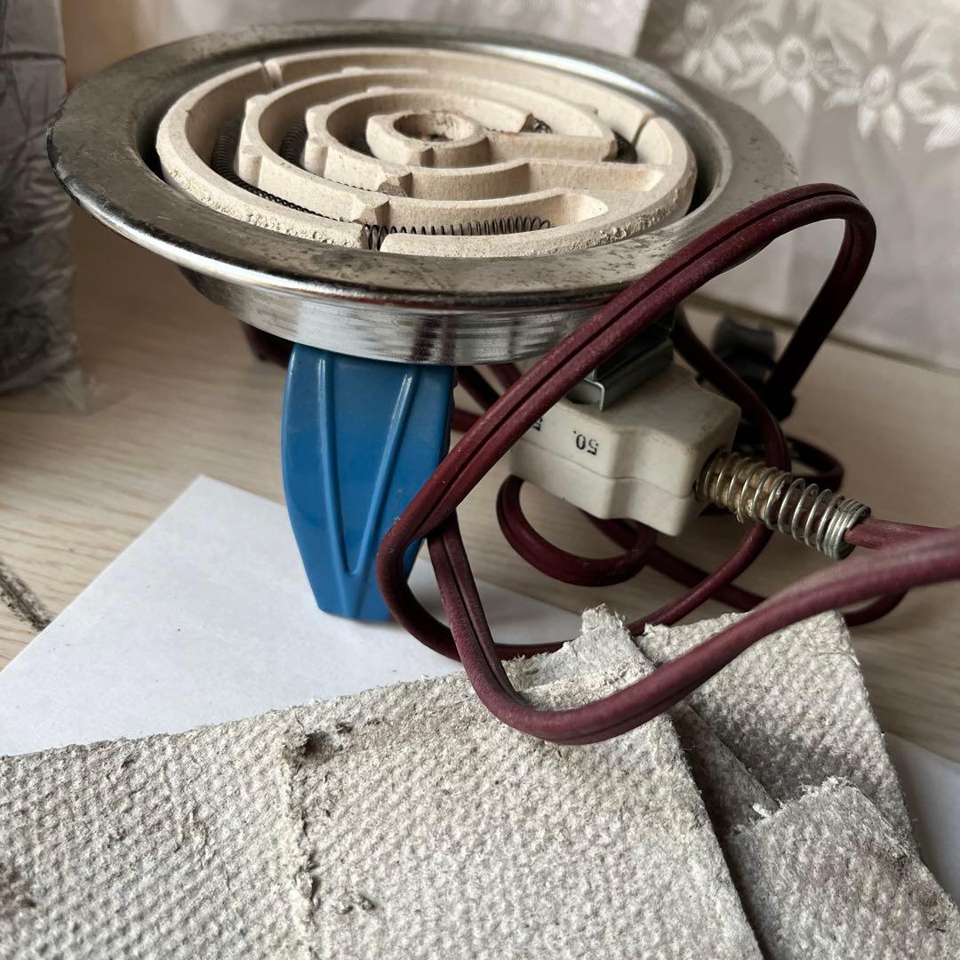 茶道具　風炉釜セット　美品鬼面切合風呂釜付き　鬼面風炉　電気炉付き　前瓦　灰付き