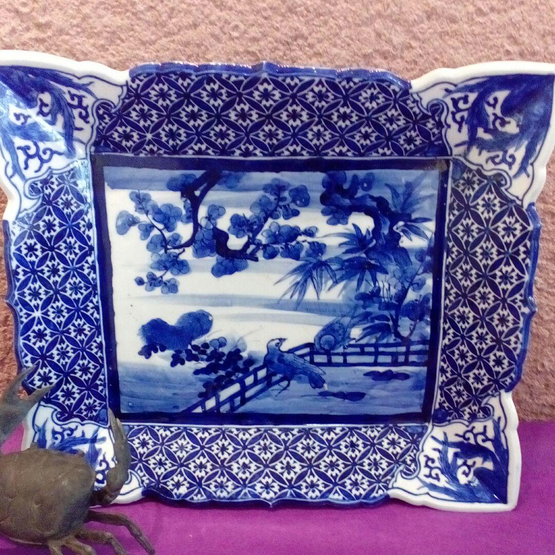 江戸時代武家旧家蔵出阿波淡路國染め付け四方変形３２✕２８綺麗な図柄角傷直しあり。