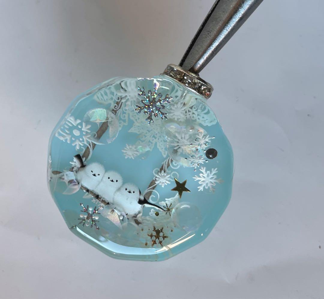 すず☆らん/雪のブランコとシマエナガ　蓄光　オルゴナイトネックレス