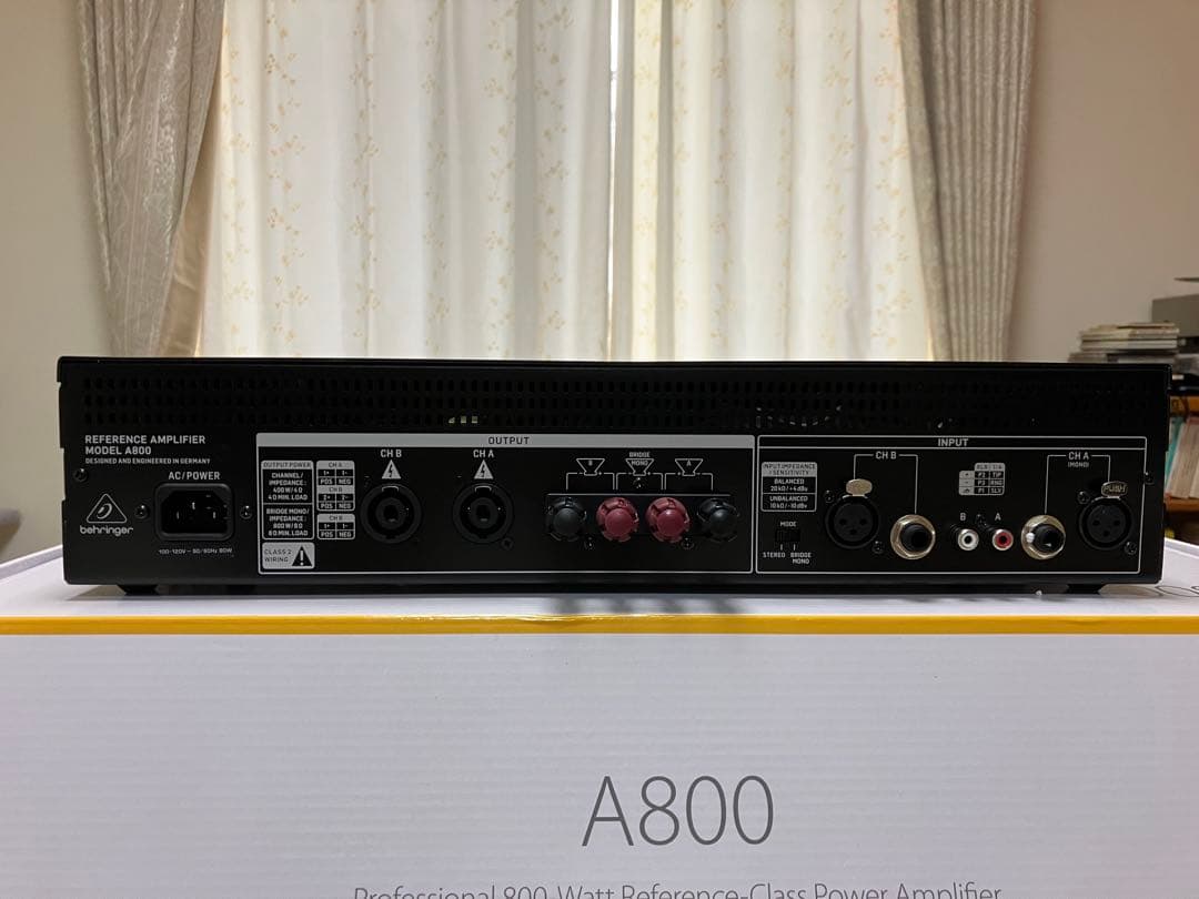 Behringer A800 パワーアンプ 800W