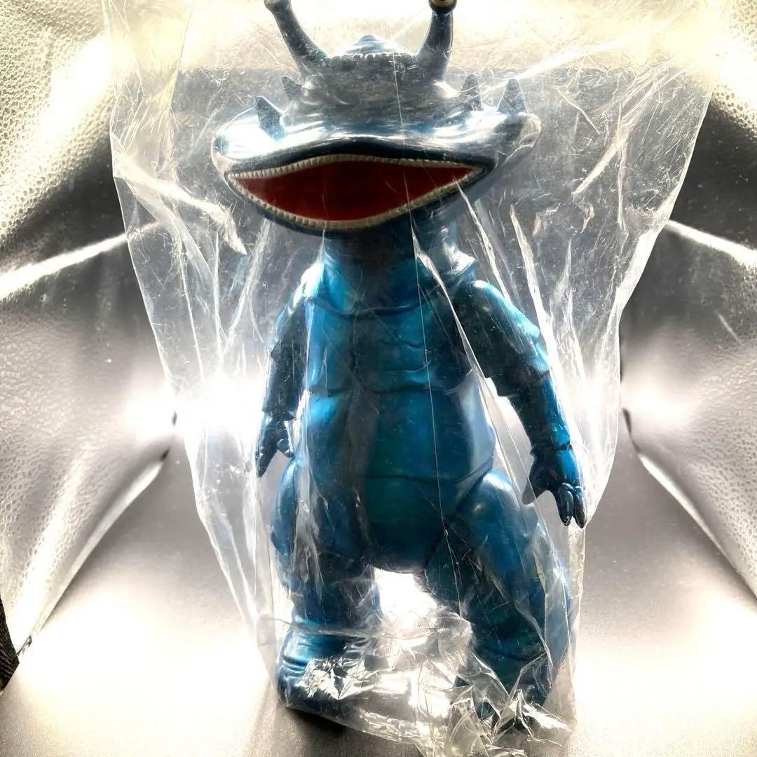 最終価格♡新品　未開封♡ブルマァク怪獣シリーズ 青いカネゴン　約23㎝