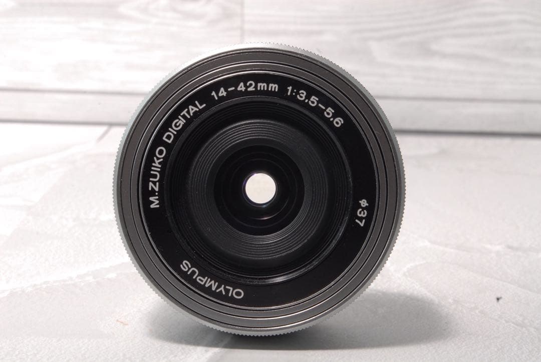 Lucyさま　オリンパス　PEN E-PL9 14-42mm EZ