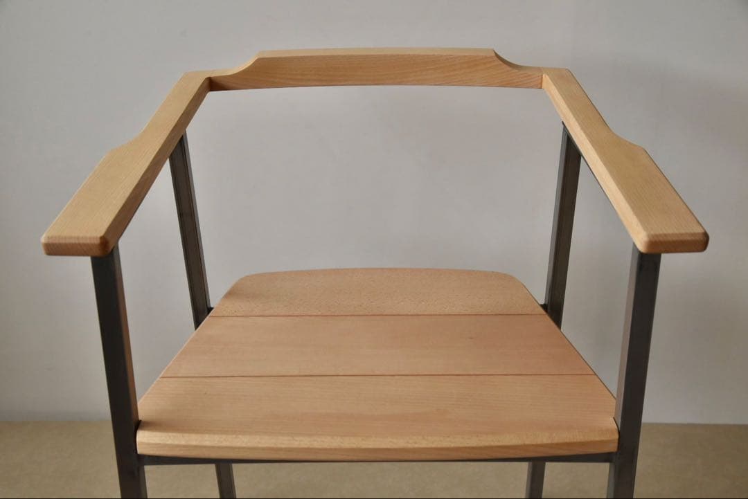 らりるれろ ！TIMBER COURT特注チェア　B