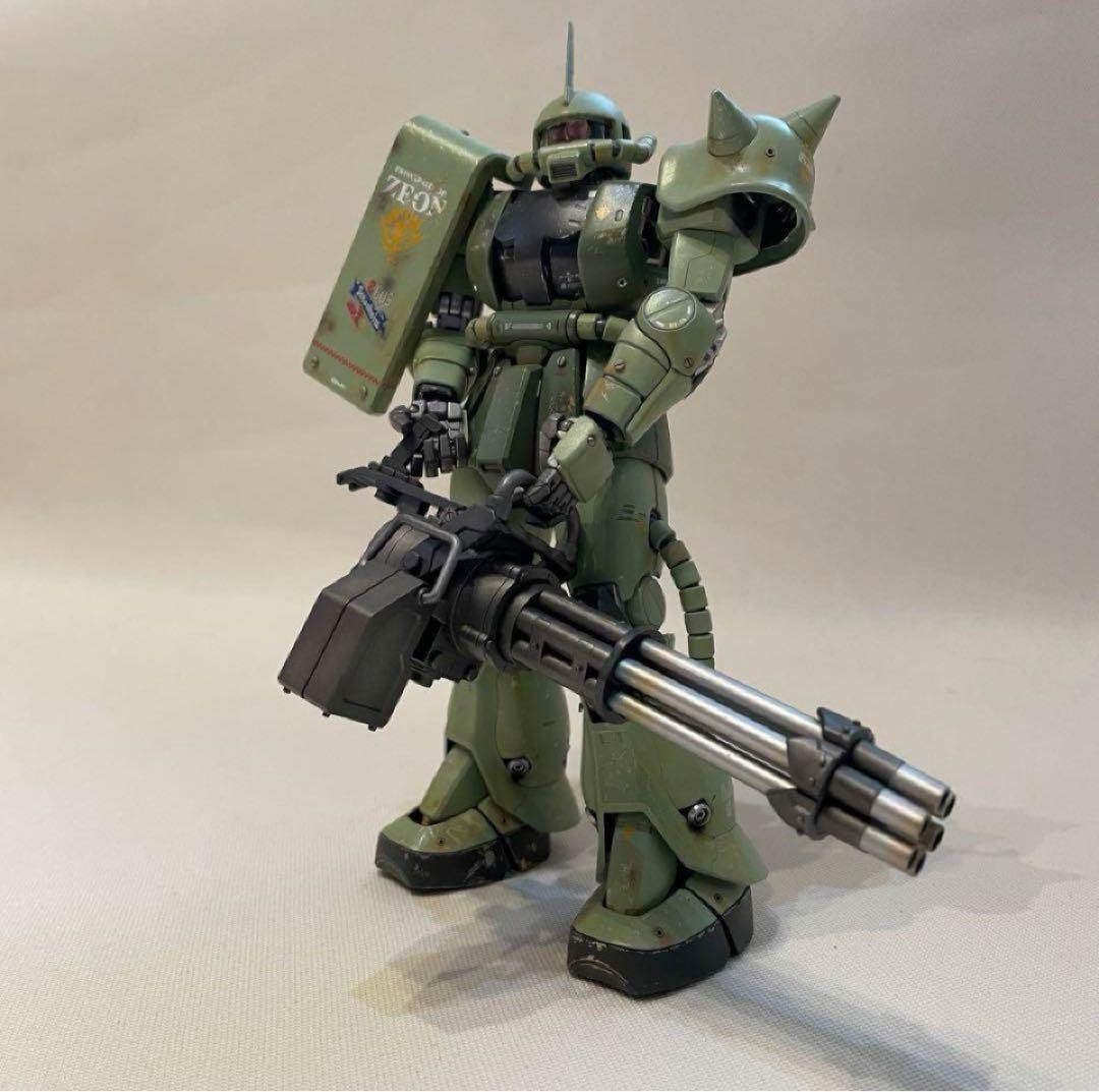 ザク　ガンプラ MG 1/100　ガンダム
