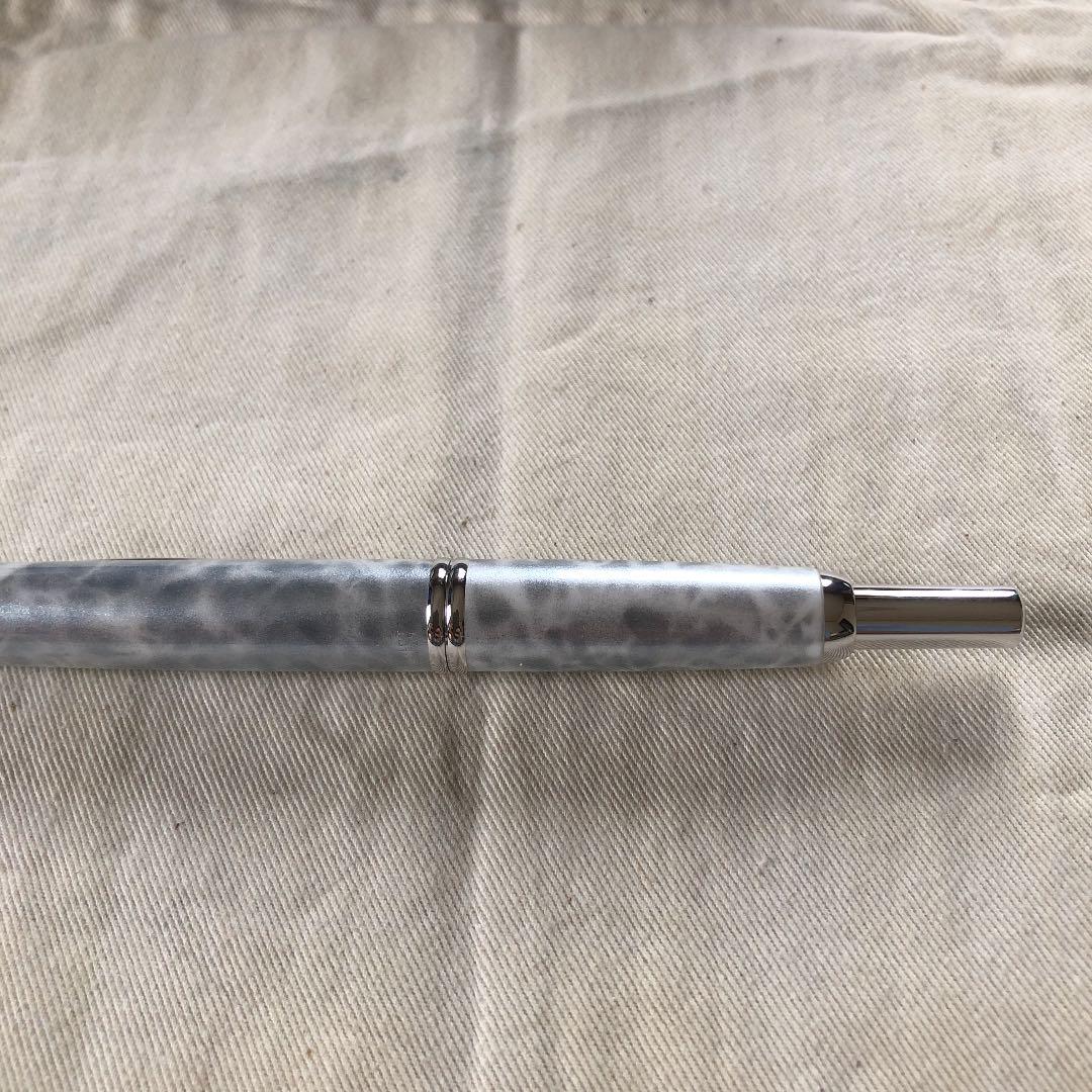 パイロット　キャップレス万年筆　ムーンライト　細字　Ｆニブ