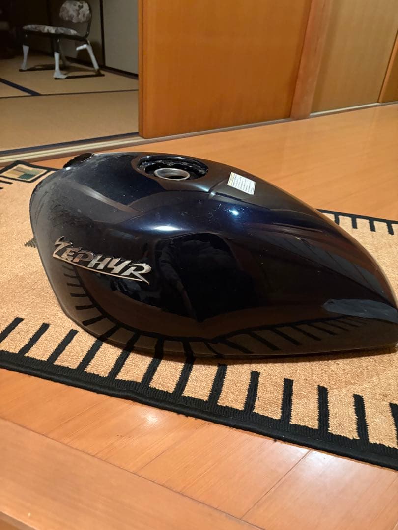 ゼファー タンク