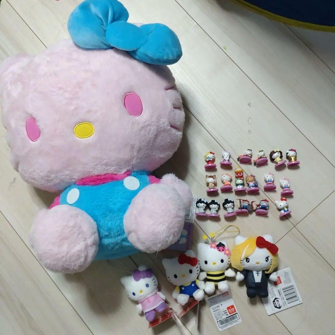 ハローキティ ぬいぐるみとフィギュアセット