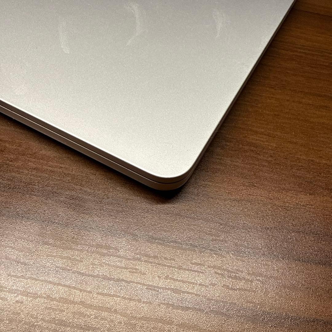 MacBookAir M2 (13インチ•メモリ16GB•256GB)
