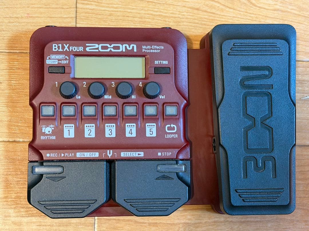 ZOOM B1Xfour マルチエフェクター 【ACアダプター付】