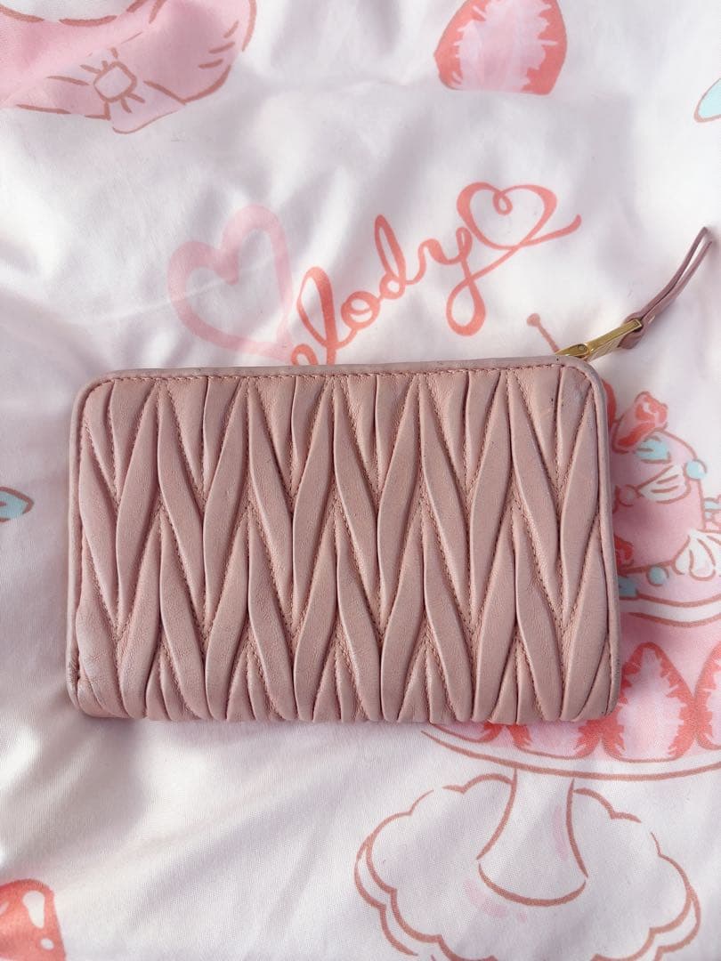 ♡ miumiu マテラッセ ピンク 三つ折り財布 ♡