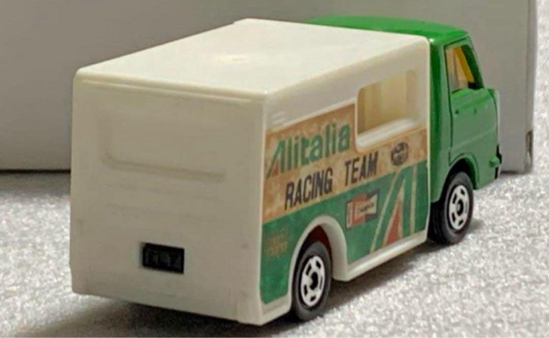 トミカ いすゞ エルフ FF マイパック ウォークスルーバン