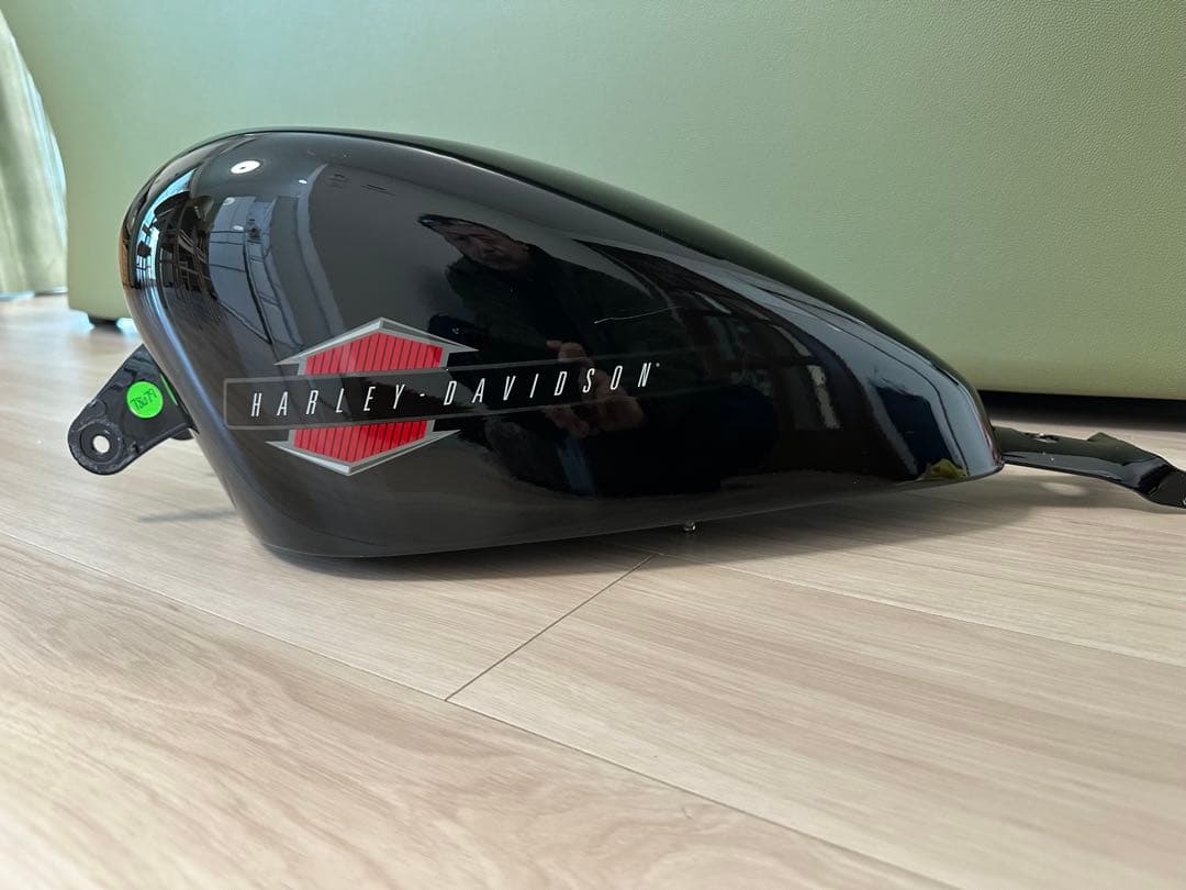 【値下げしました】スポーツスター 純正タンク