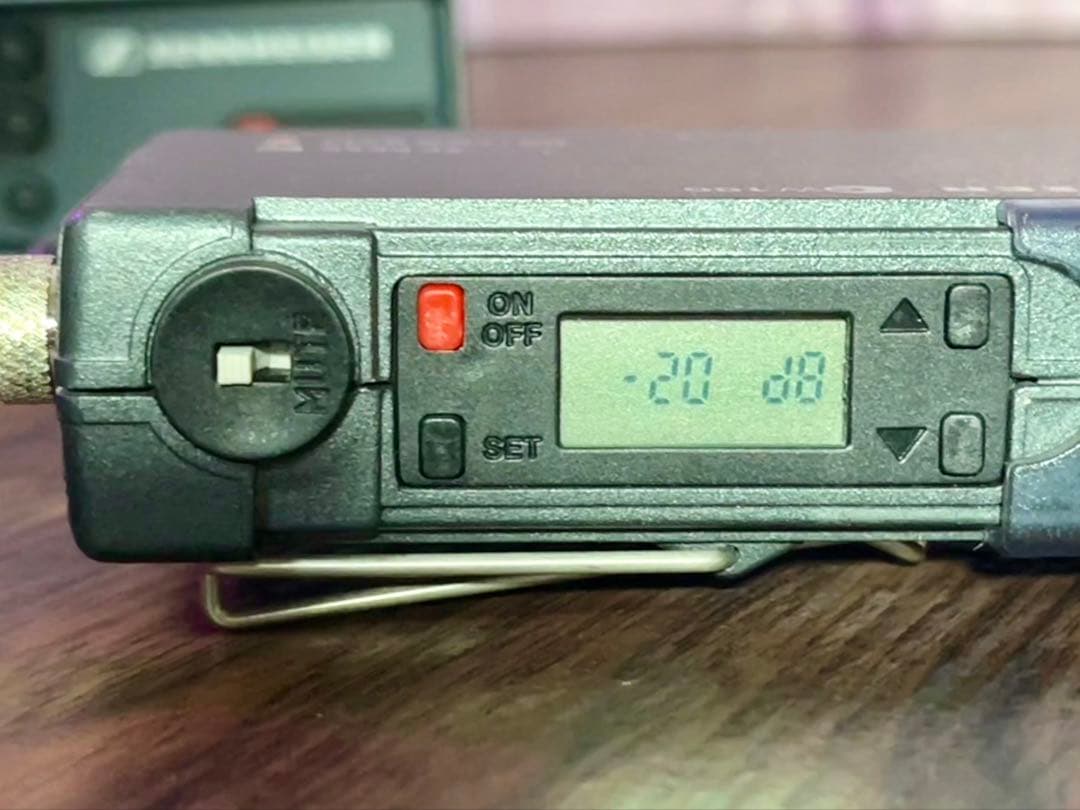 ⑥Sennheiser EW100 B帯 ワイヤレスシステム ラベリアマイク付き