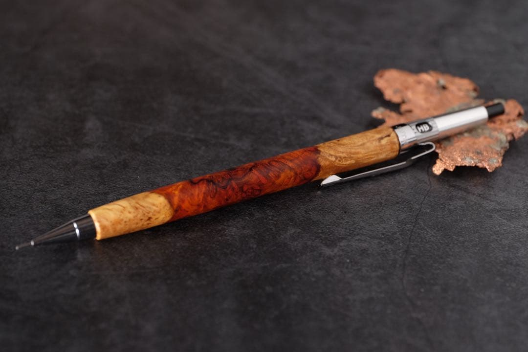 PG5木軸カスタム0202　高村杢工房 製図用シャープペンシル　花梨瘤紅白
