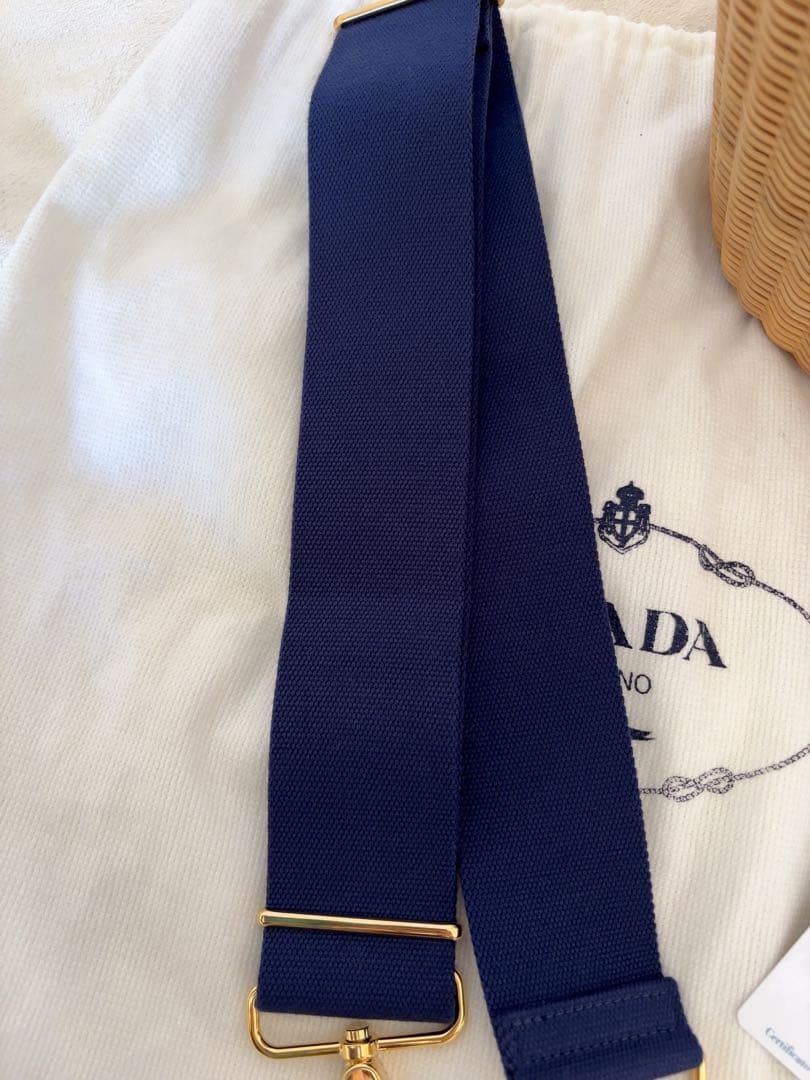 PRADA プラダ 紺色ストラップ 新品未使用