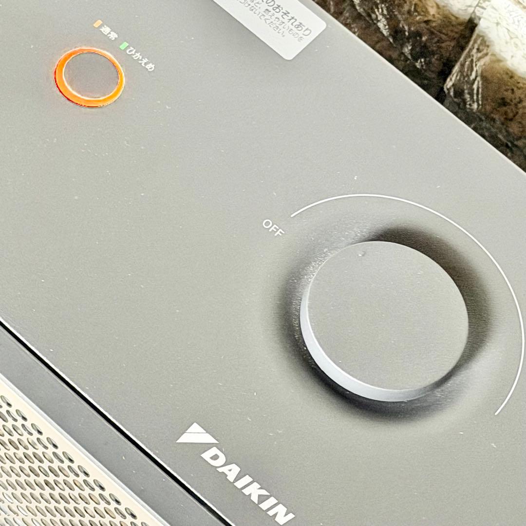 ダイキン「ハイブリッドセラムヒート」遠赤外線暖房機 WRH134AS