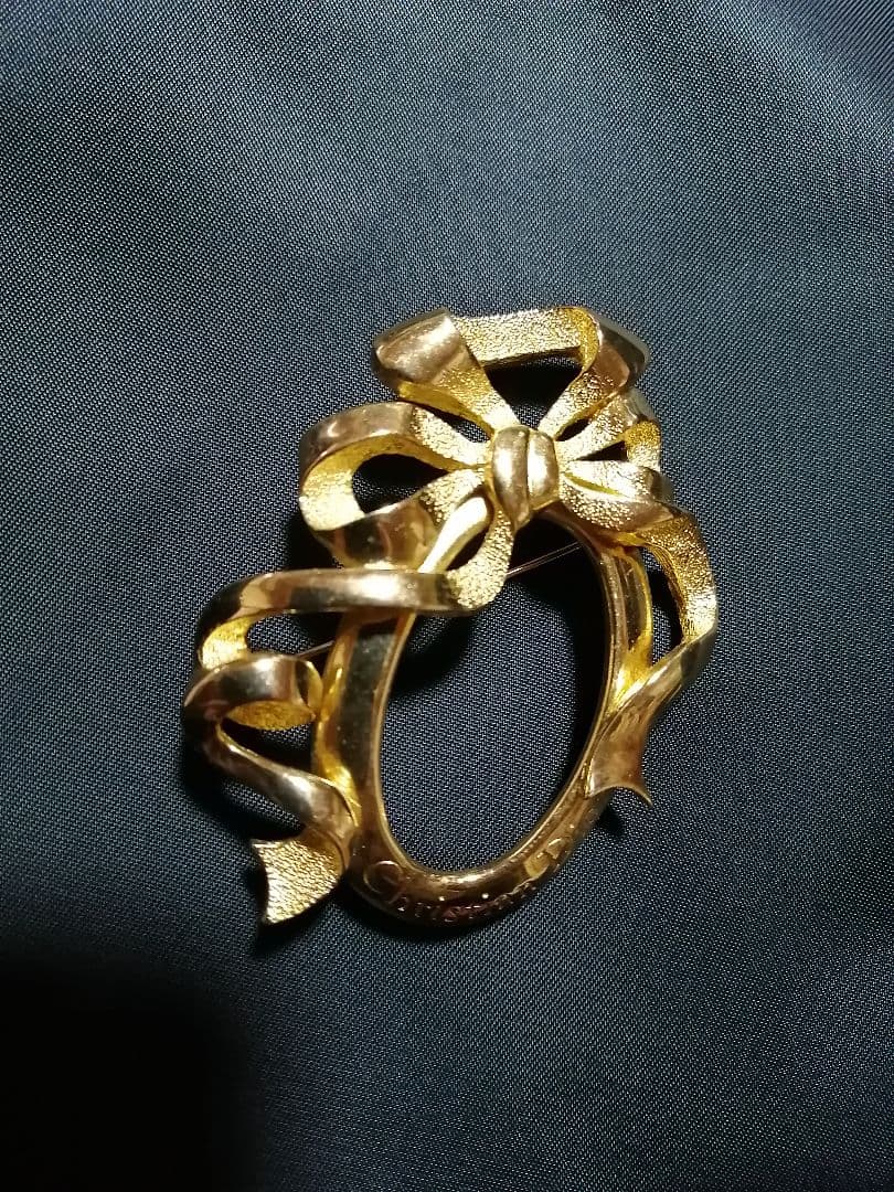 Christian Dior ゴールド リボン ブローチ
