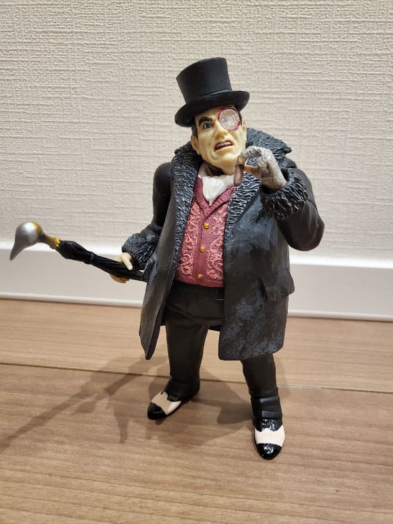 バットマン　アーカムシティ　ペンギン　フィギィア