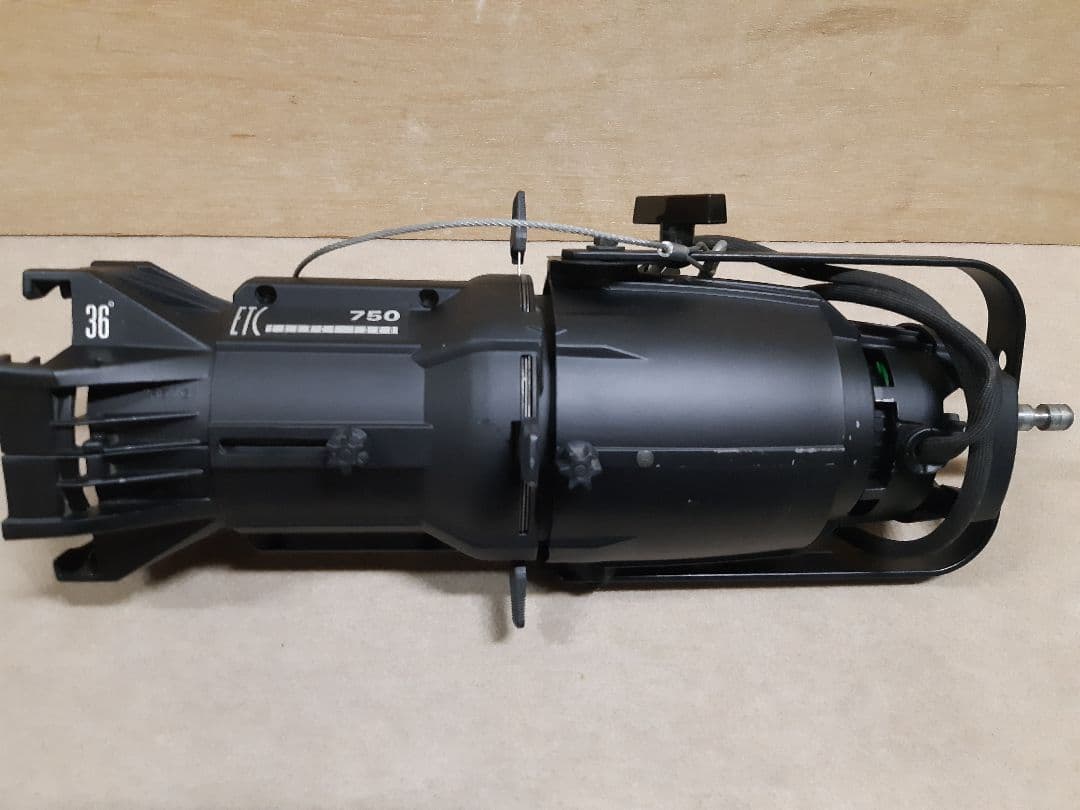 エリプソイダル スポット ETC Source Four