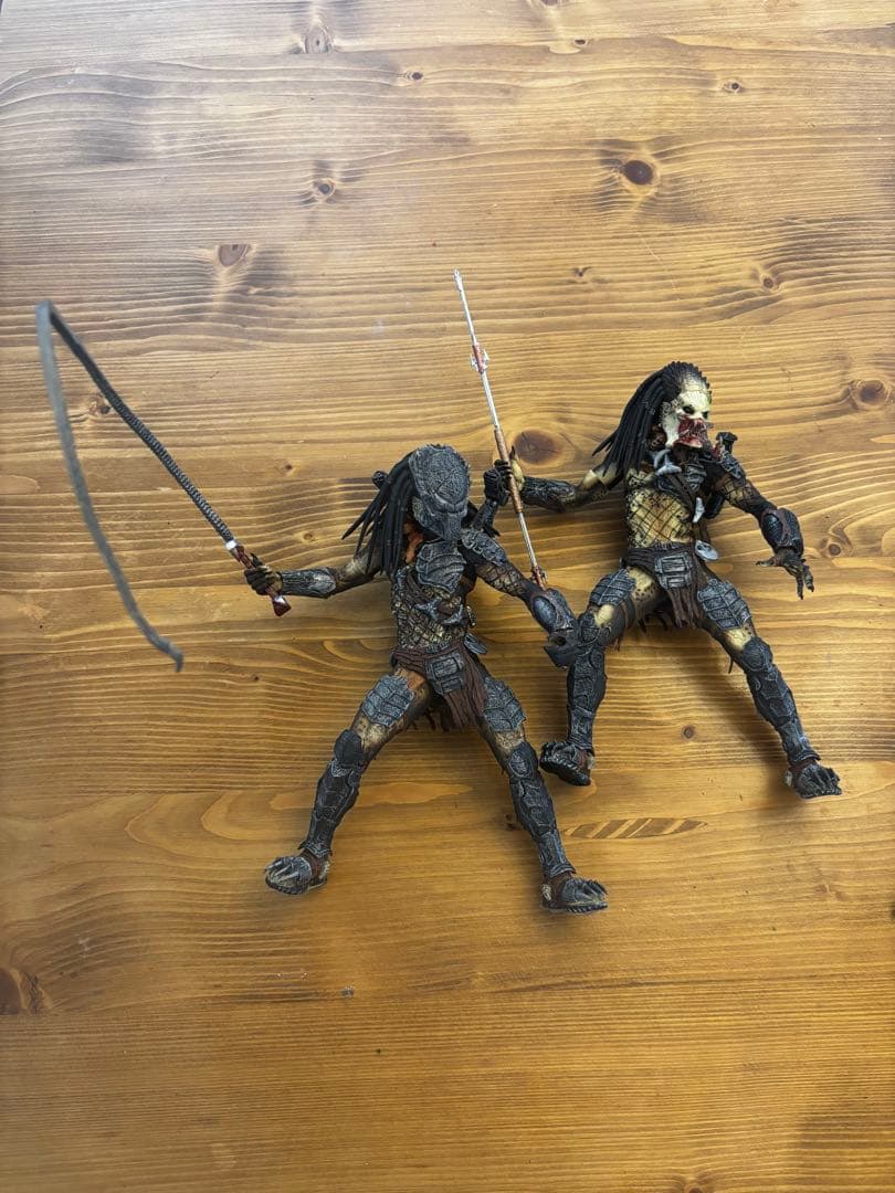 NECA プレデターウルフフィギュア2体セット