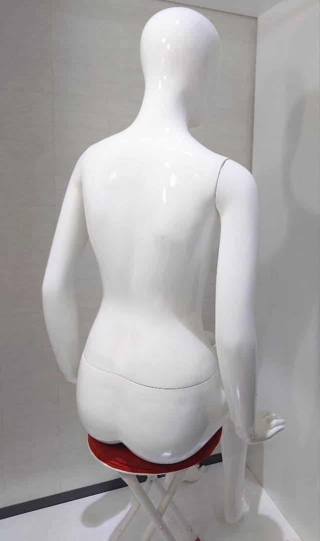 【送料込み】座りポーズ　リアルマネキン　トルソー　レディース　婦人　9号