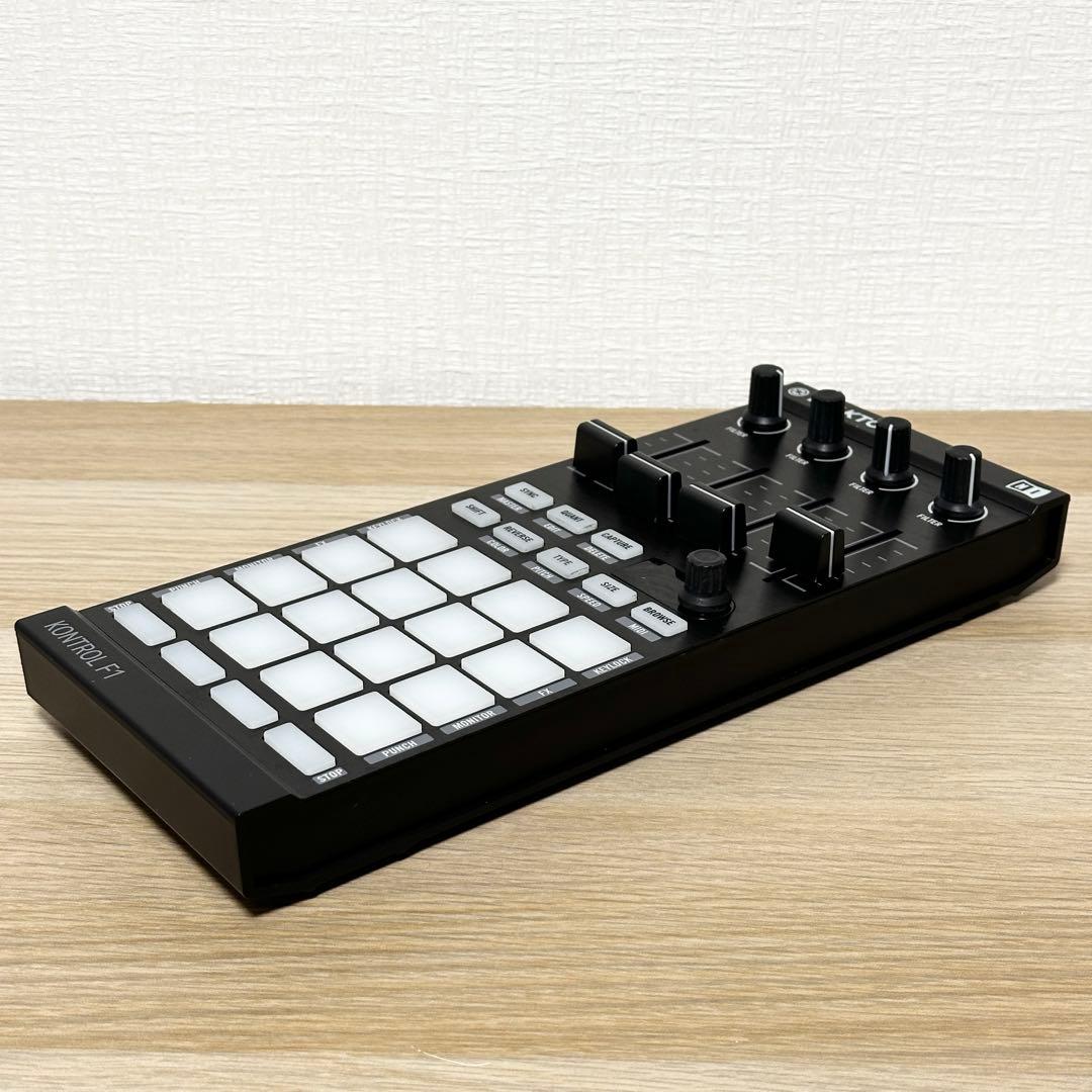 TRAKTOR KONTROL F1 DJコントローラ