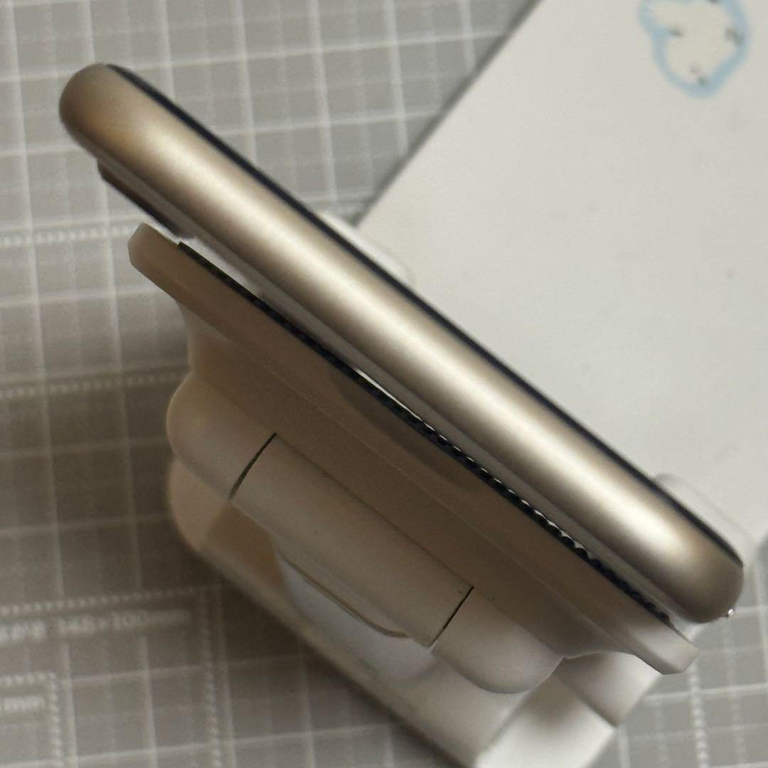 iPhoneSE 第3世代 128GB スターライト バッテリー100%