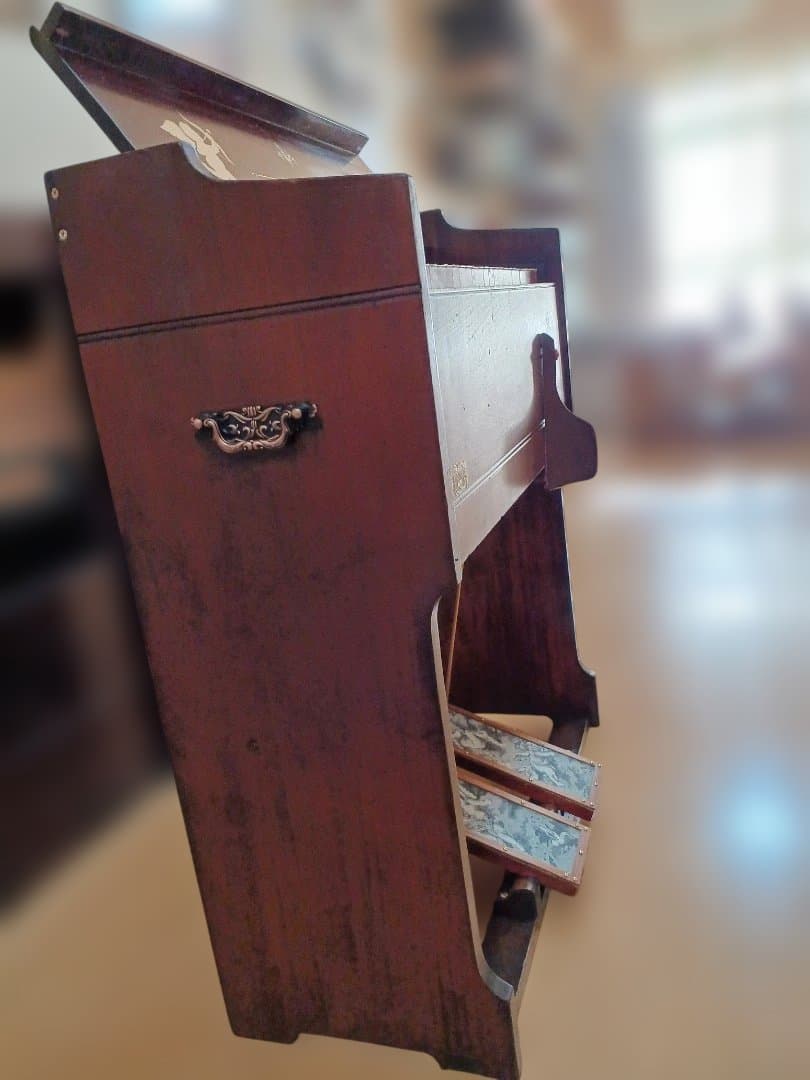 足踏みオルガン