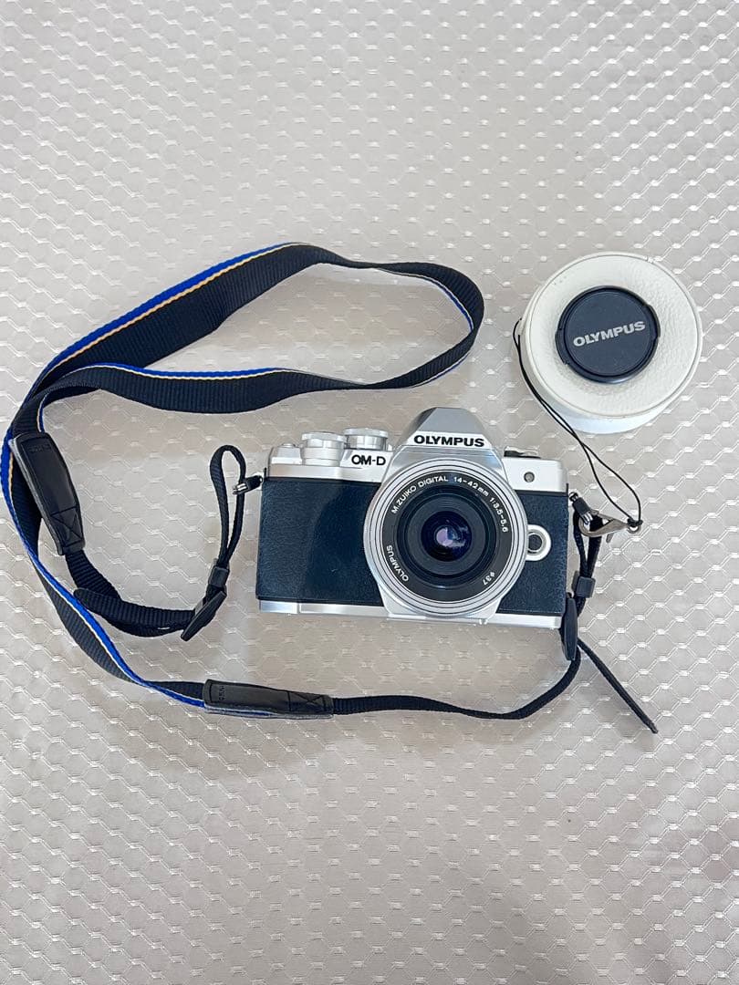 美品⭐︎OLYMPUS OM-D E-M10 Mark II ミラーレス一眼