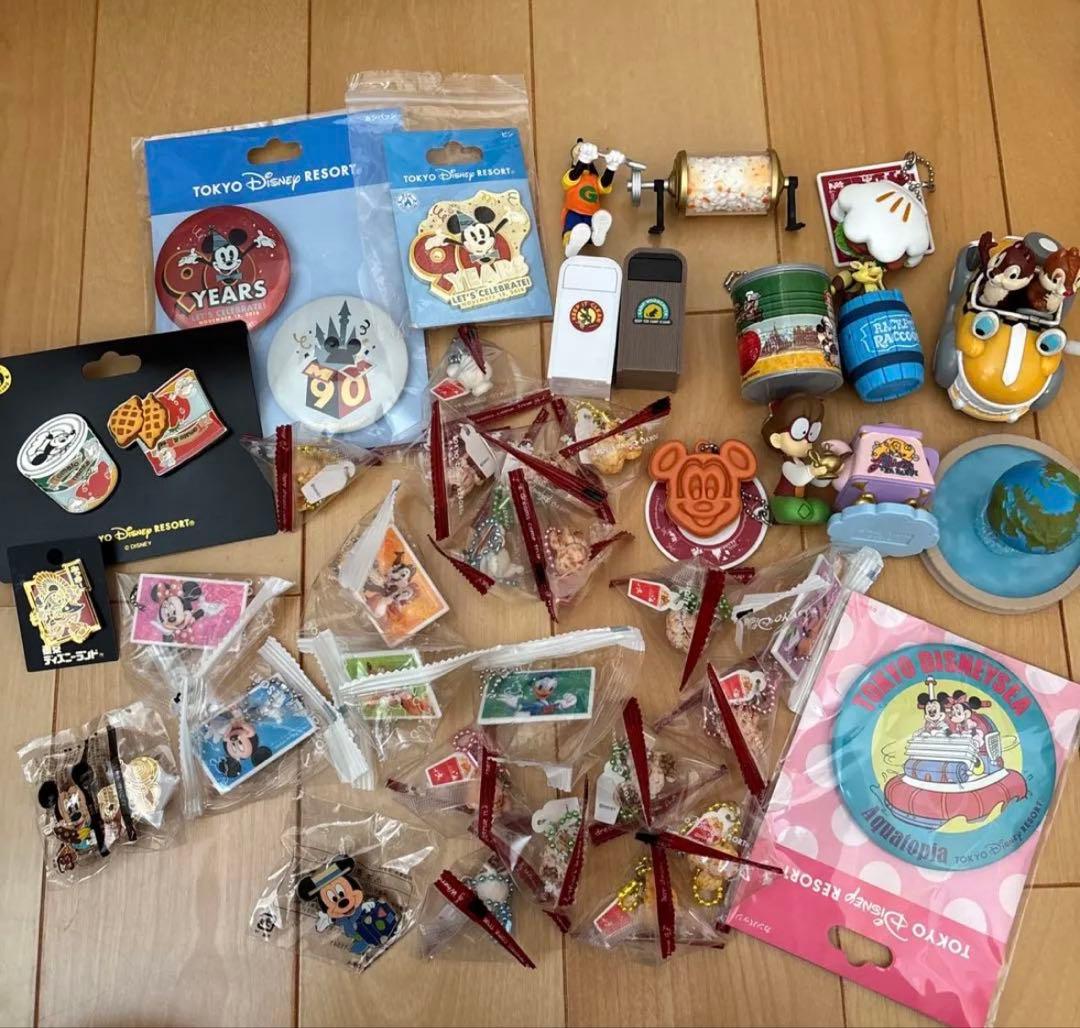 ディズニー　ロジャーラビット　チップ　デール　ミニチュアフィギュア　ピンバッジ