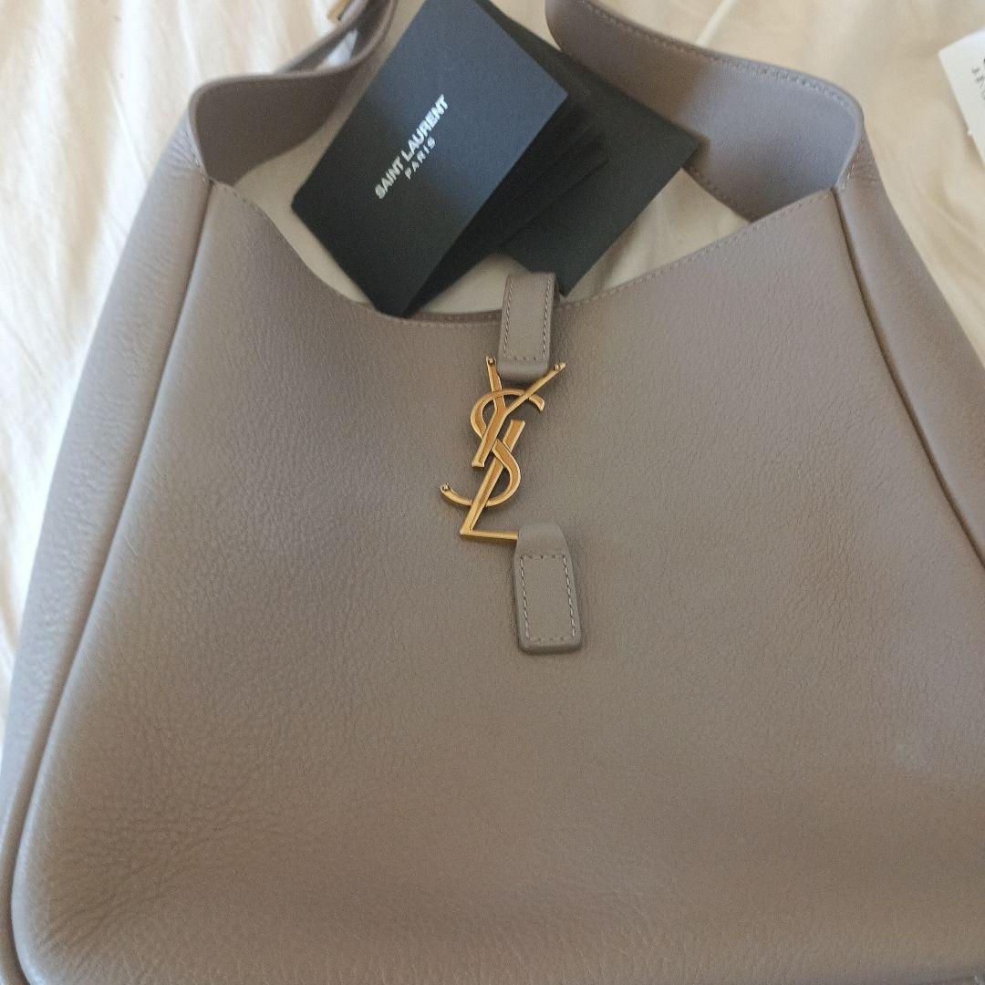 Saint Laurent ライトグレー ハンドバッグ