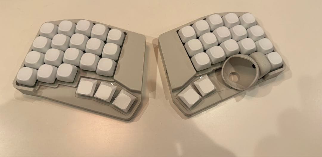 や*ち様 【新品】keyball39 マットボーンホワイト　完成品