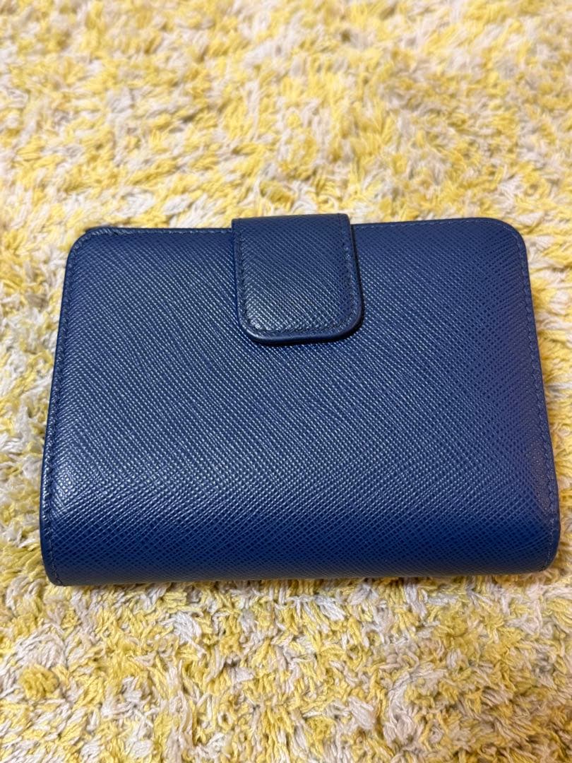 PRADA サフィアーノレザー 二つ折り財布 ブルー　美品
