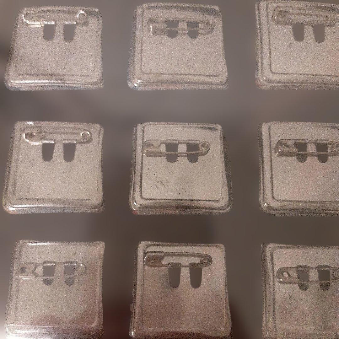 アニメキャラクター ピンバッジセット 36個