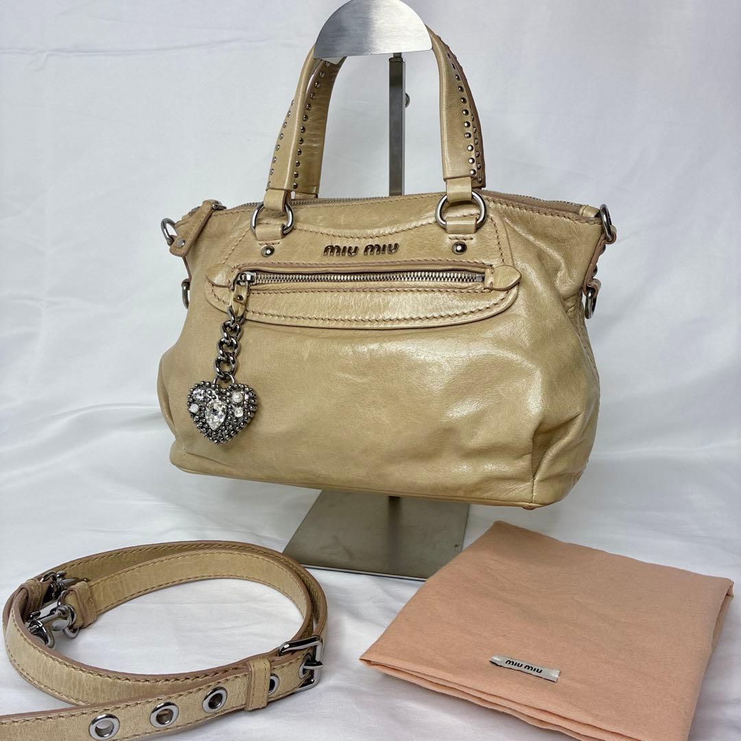 【いちごパフェさん専用】miumiu スタッズ　ハンドバッグ　ハートチャーム