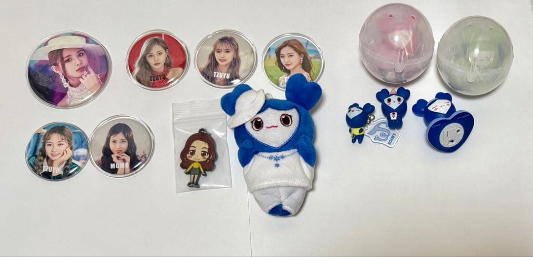 ツウィトレカ＆アルバムグッズセット　9ページ