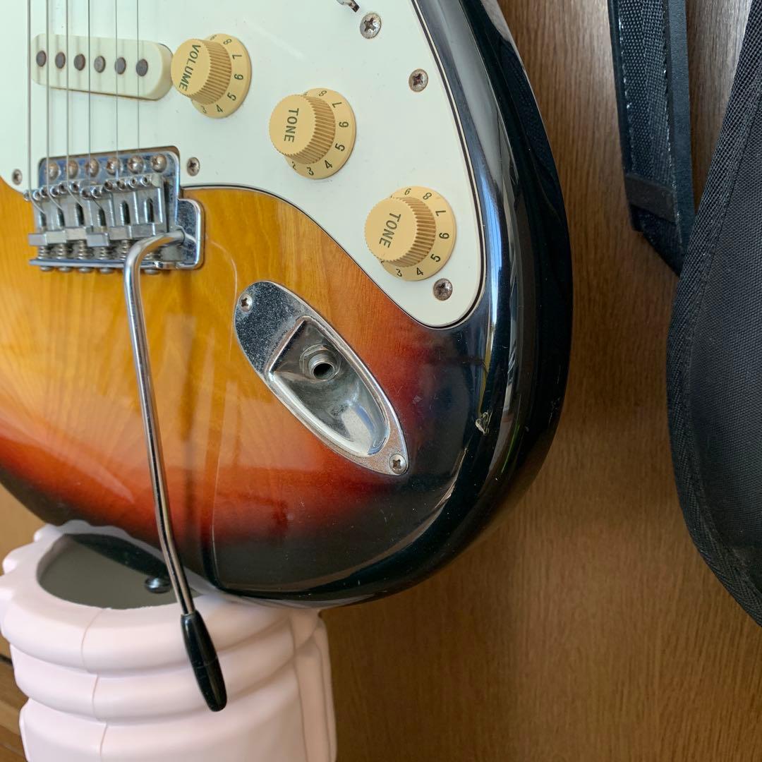 Fender Japan ストラトST72 Eシリアル