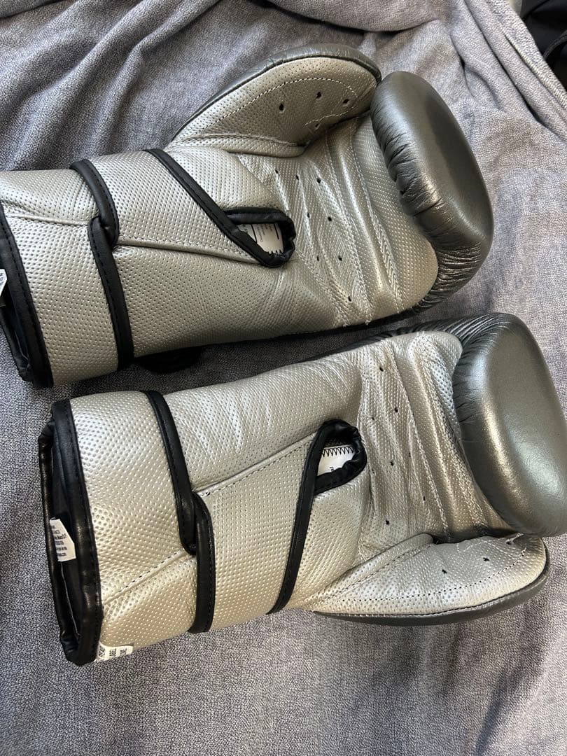 最終値下げ　CLETO REYES ボクシンググローブ グレー