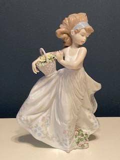 リヤドロ　花の小径