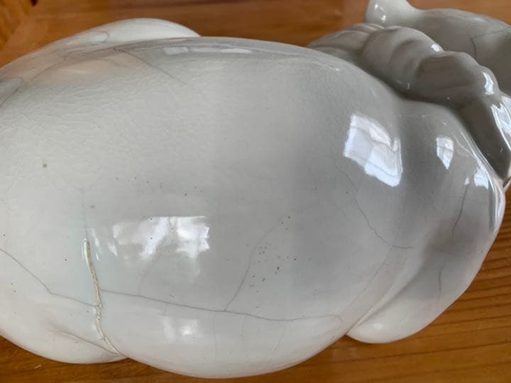 白磁焼の眠り猫